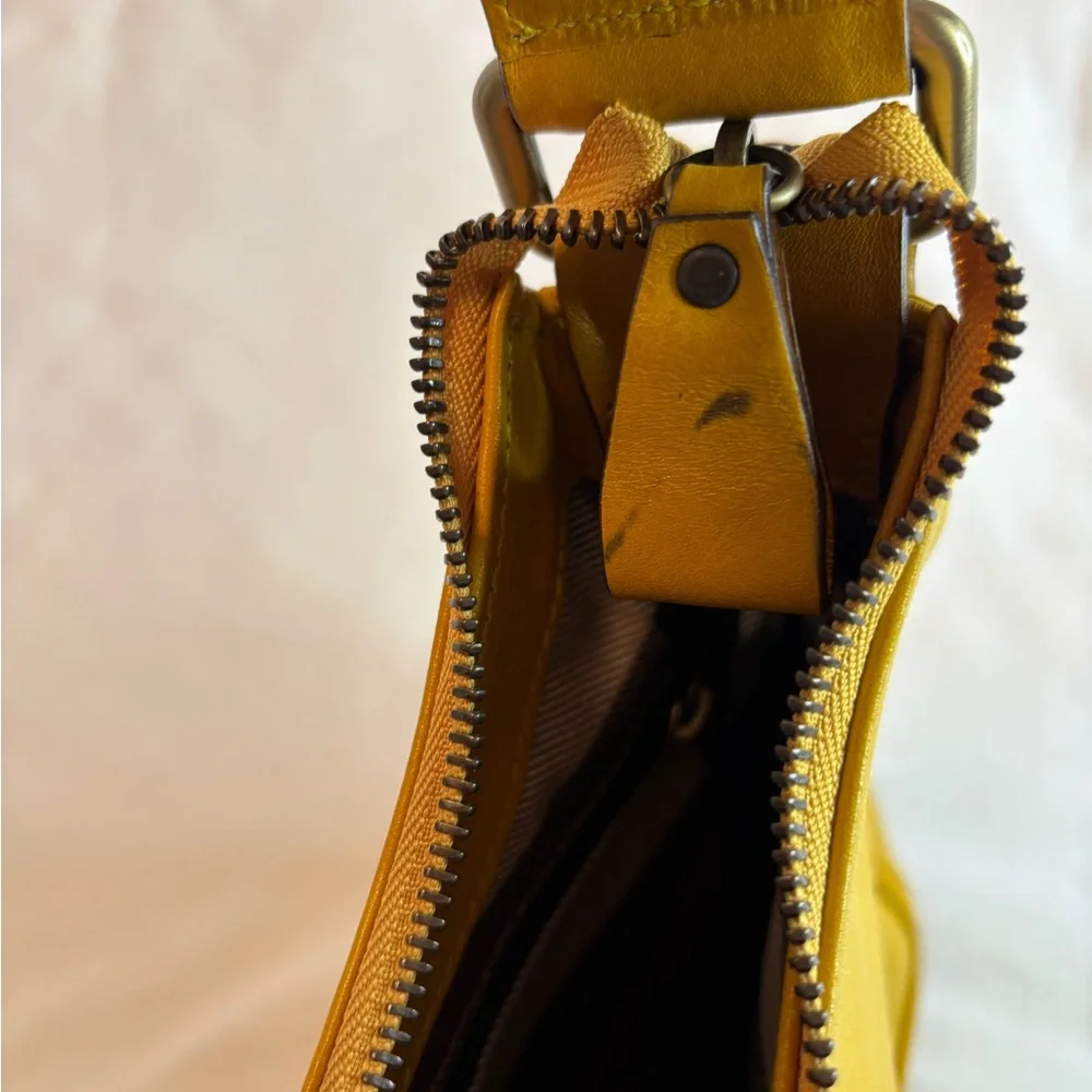 Vintage Burberry Leather Purse - Picture 6 of 10